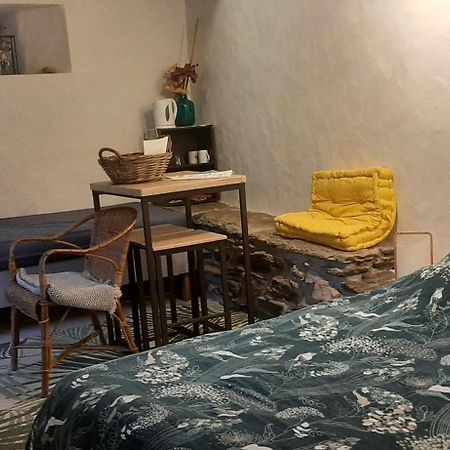 Le Petit Nid Bed and Breakfast Sablieres Εξωτερικό φωτογραφία